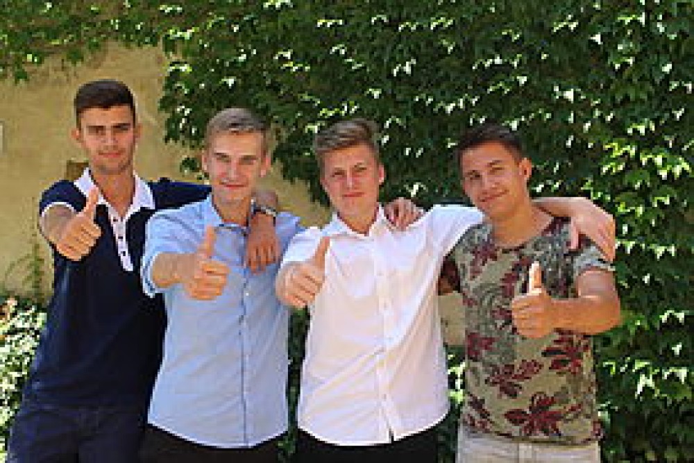 Abgebildete Personen vlnr: Oliver Kucaj, Clemens Schulz, Denis Justin Ehrentraut und Benedikt Kotter