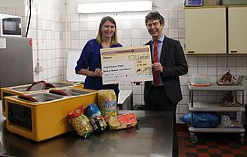 Frau Anika Arlt (Stadtmissionarin und Leiterin der Stadtmission) und Herr Matthias Block (Vorstandsvorsitzender der Stadtwerke Görlitz AG)