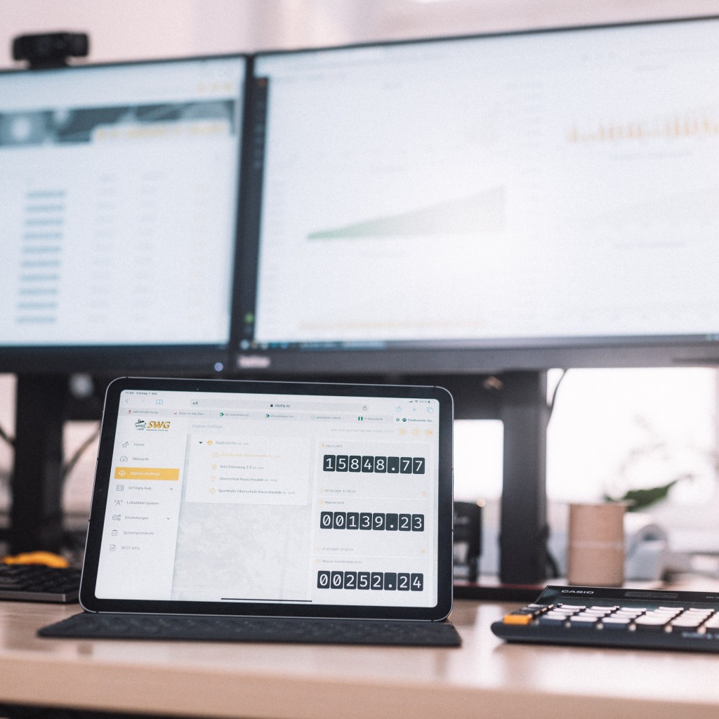 Arbeitsplatz mit Computer