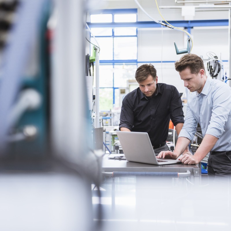 Beratungsgespräch zum Internetprodukt.